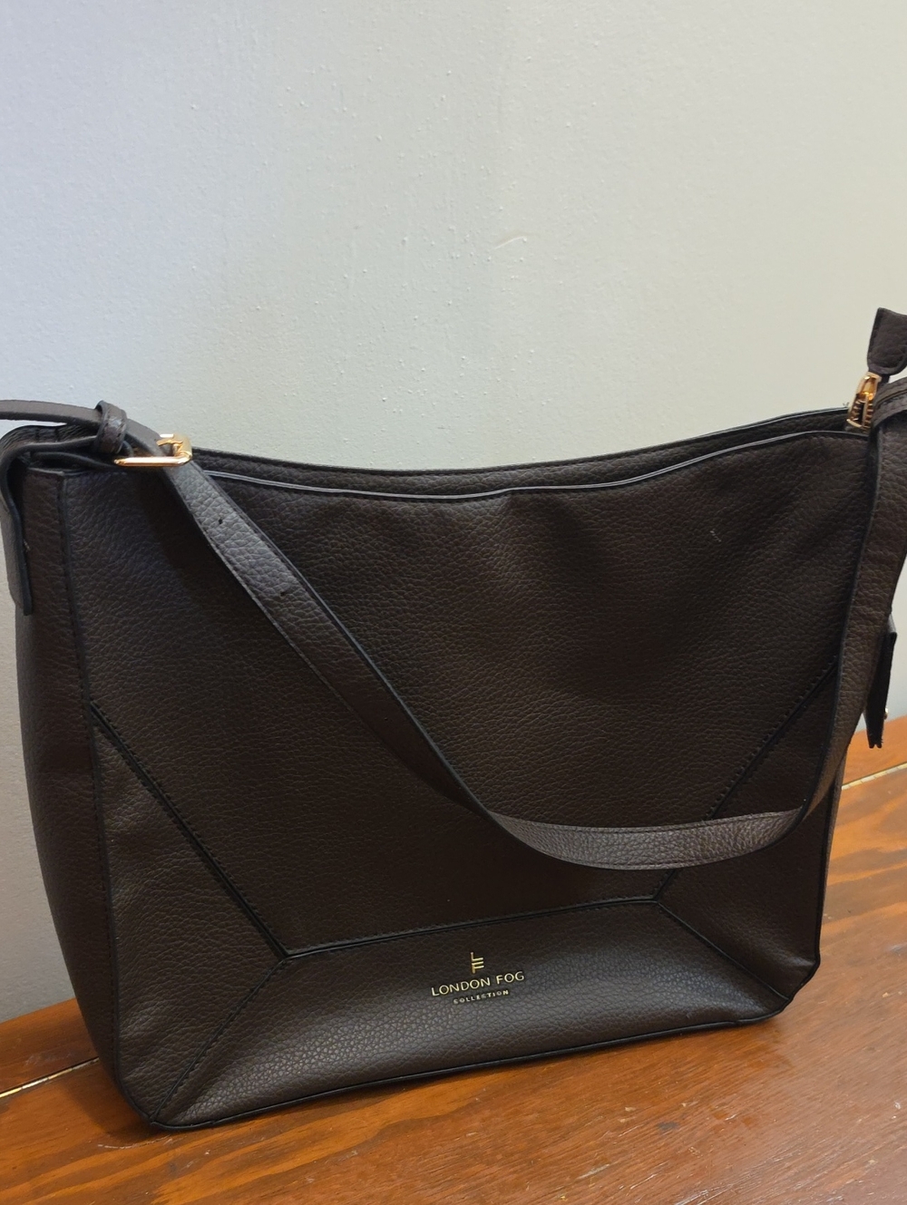 London Fog Black Pebbled Shoulder Bag Adjustable Strap. Large Size
